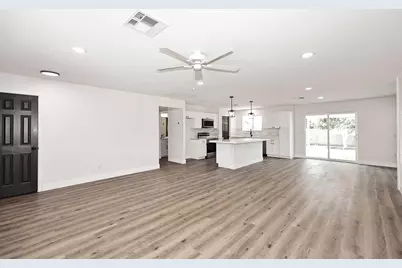 10537 W La Jolla Drive, Sun City, AZ 85351 - Photo 9