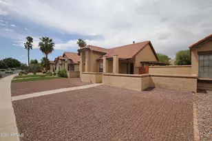 1820 E Secretariat Dr, Tempe, AZ 85284 - Photo 1