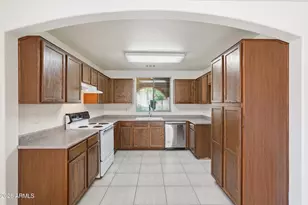 8336 W Hammond Ln, Tolleson, AZ 85353 - Photo 3