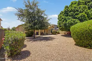 1405 S Park Grove Cir, Gilbert, AZ 85296 - Photo 17