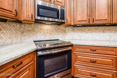 10820 E Silvertree Drive, Sun Lakes, AZ 85248 - Photo 9