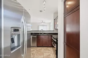 2725 E Mine Creek Rd, Phoenix, AZ 85024 - Photo 9