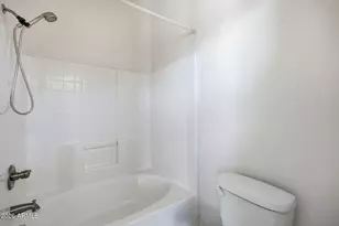 2725 E Mine Creek Rd, Phoenix, AZ 85024 - Photo 23