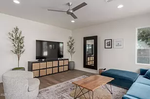 3746 E Earll Dr, Phoenix, AZ 85018 - Photo 11