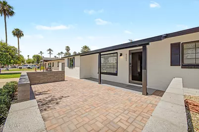 4302 E Montecito Avenue, Phoenix, AZ 85018 - Photo 9