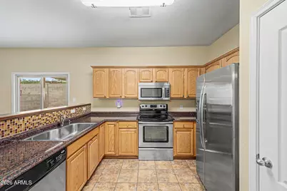8776 W Dreyfus Drive, Peoria, AZ 85381 - Photo 7