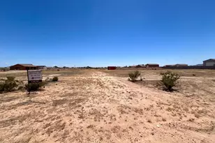 240Xx W Beacon Ln, Wittmann, AZ 85361 - Photo 1