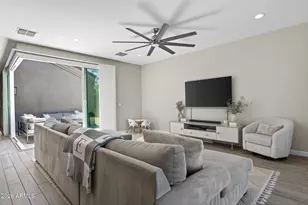 2004 E Park View Ln, Phoenix, AZ 85024 - Photo 11