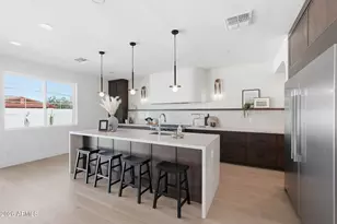 4020 N 32nd Way, Phoenix, AZ 85018 - Photo 3