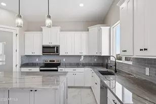 37761 W Montecito Ave, Tonopah, AZ 85354 - Photo 3