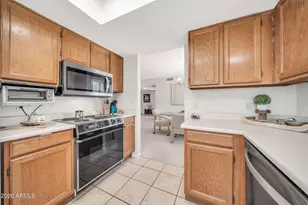 9701 W Oraibi Dr, Peoria, AZ 85382 - Photo 11