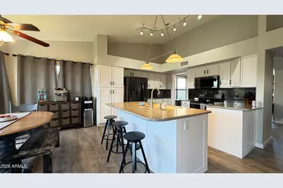 902 N Saint Elena Street, Gilbert, AZ 85234 - Photo 9