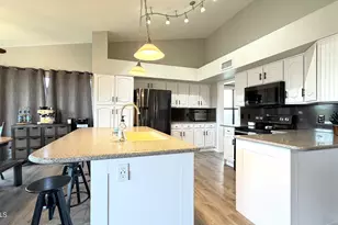 902 N St Elena St, Gilbert, AZ 85234 - Photo 11
