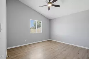 3414 N 69th Dr, Phoenix, AZ 85033 - Photo 13