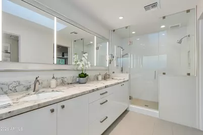 3160 E Stella Lane, Phoenix, AZ 85016 - Photo 13