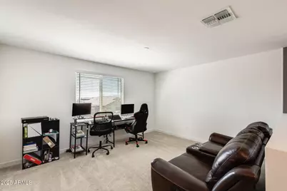 17056 W Red Bird Road, Surprise, AZ 85387 - Photo 13