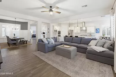 9186 W Louise Drive, Peoria, AZ 85383 - Photo 3