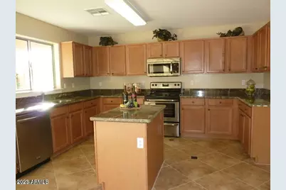 17219 W Hilton Avenue, Goodyear, AZ 85338 - Photo 9