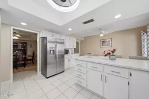 10414 E Silvertree Dr, Sun Lakes, AZ 85248 - Photo 5