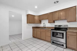 7824 W Mitchell Dr, Phoenix, AZ 85033 - Photo 9