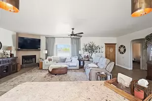 1033 E Irvine Rd, Phoenix, AZ 85086 - Photo 9