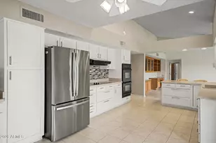 17911 N Hyacinth Dr, Sun City West, AZ 85375 - Photo 9