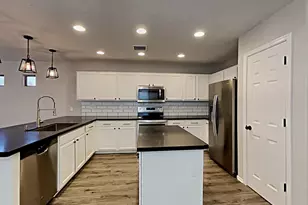 7218 S 37th Dr, Phoenix, AZ 85041 - Photo 3