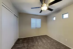 7218 S 37th Dr, Phoenix, AZ 85041 - Photo 9