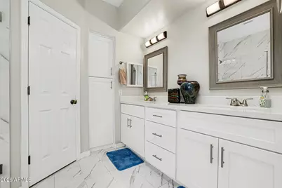 6335 W Hill Lane, Glendale, AZ 85310 - Photo 45