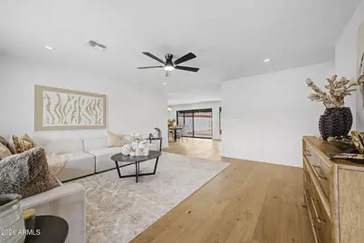 8008 E Whitton Avenue, Scottsdale, AZ 85251 - Photo 7
