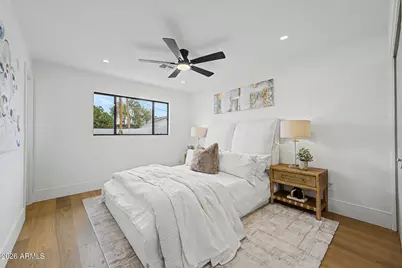 8008 E Whitton Avenue, Scottsdale, AZ 85251 - Photo 13