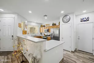 1438 N 80th Ln, Phoenix, AZ 85043 - Photo 9