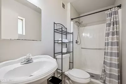 4301 N 80th Lane, Phoenix, AZ 85033 - Photo 11