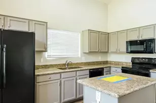 8614 W Echo Ln, Peoria, AZ 85345 - Photo 7