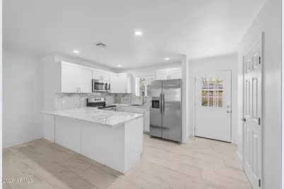 3253 W Port Au Prince Lane, Phoenix, AZ 85053 - Photo 7