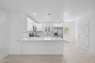 3253 W Port Au Prince Ln, Phoenix, AZ 85053 - Photo 7