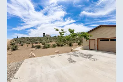 18168 S Spoon Road, Peeples Valley, AZ 86332 - Photo 9