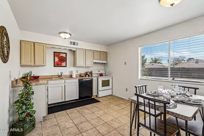 7109 W Ironwood Drive, Peoria, AZ 85345 - Photo 9