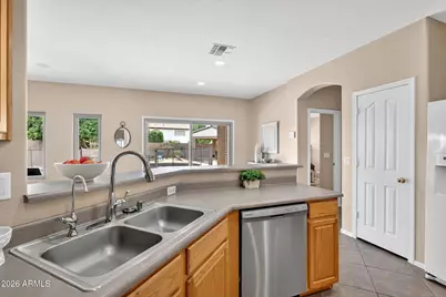 12845 W Indianola Avenue, Avondale, AZ 85392 - Photo 9
