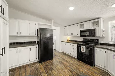 2140 E Michigan Avenue #31, Phoenix, AZ 85022 - Photo 1