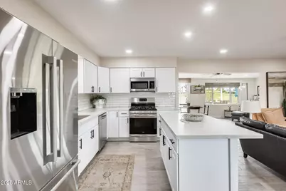 10801 W El Dorado Drive, Sun City, AZ 85351 - Photo 15