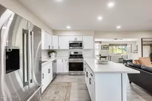 10801 W El Dorado Dr, Sun City, AZ 85351 - Photo 15