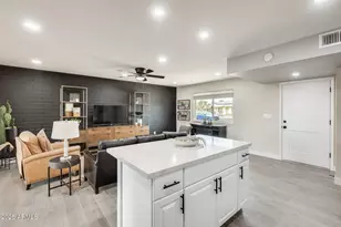 10801 W El Dorado Dr, Sun City, AZ 85351 - Photo 17
