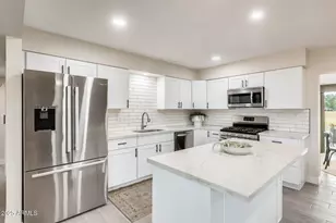 10801 W El Dorado Dr, Sun City, AZ 85351 - Photo 3