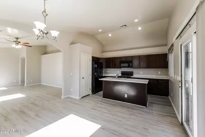 610 E Dee Street, Avondale, AZ 85323 - Photo 9