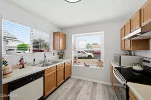 8962 N 64th Ln, Glendale, AZ 85302 - Photo 9
