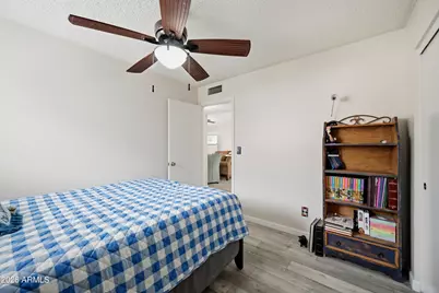 8962 N 64th Lane, Glendale, AZ 85302 - Photo 15