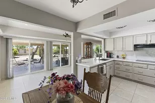 12927 W Maplewood Dr, Sun City West, AZ 85375 - Photo 11
