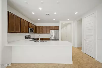 7019 S 13th Way, Phoenix, AZ 85042 - Photo 11