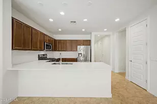 7019 S 13th Way, Phoenix, AZ 85042 - Photo 11